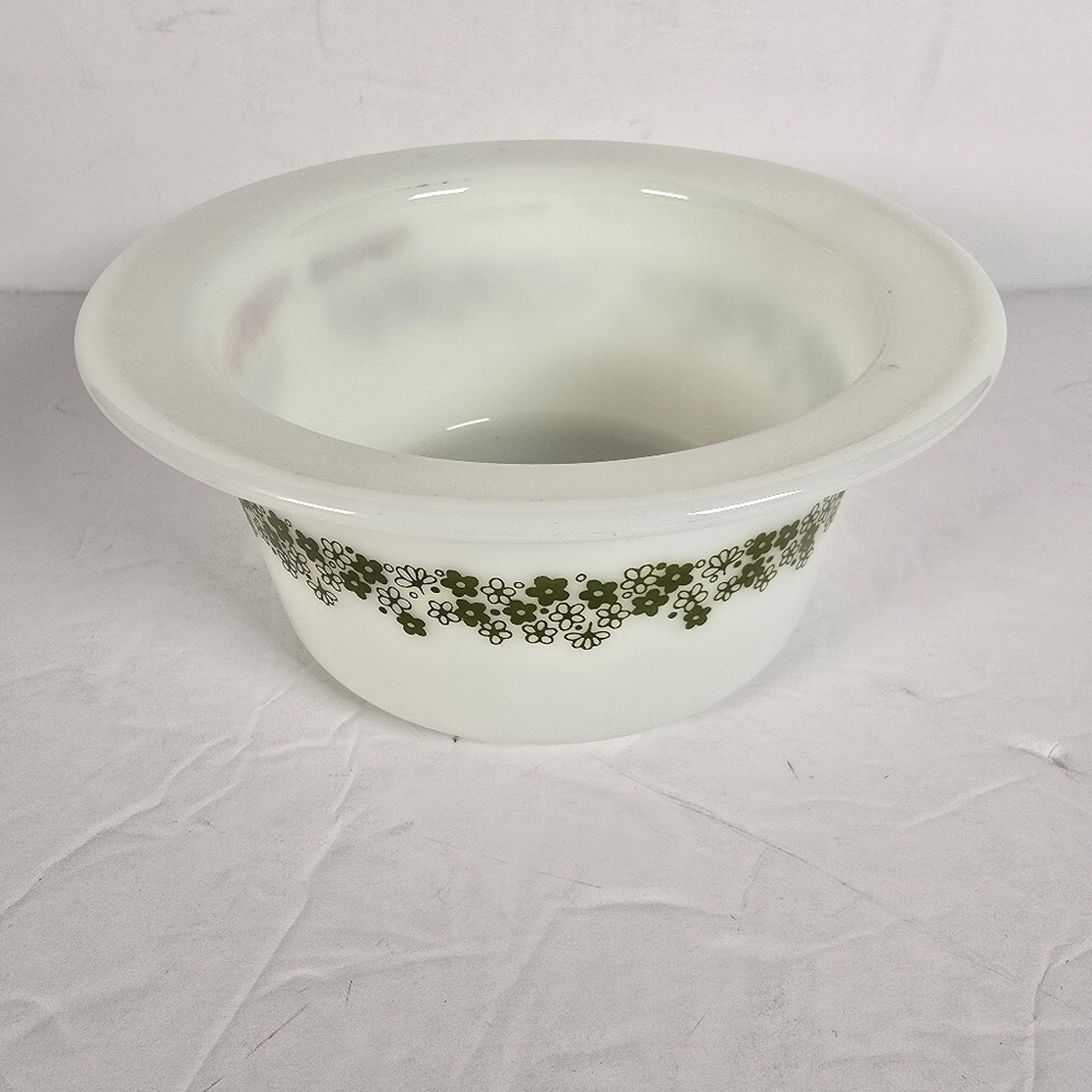 Pyrex Spring Blossom (commonly known as "Crazy Daisy") butter tub Green & White